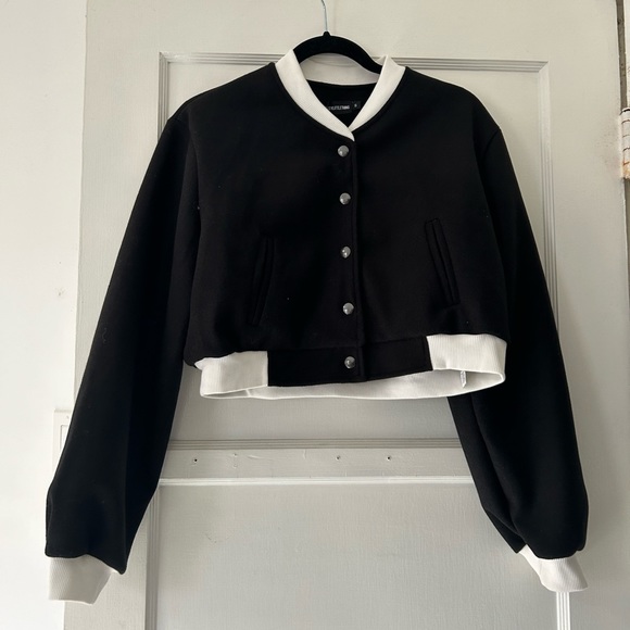 NWT Pretty Little Thing Contrast Trim Wool Look Bomber Jacket in Black & White - Picture 3 of 8